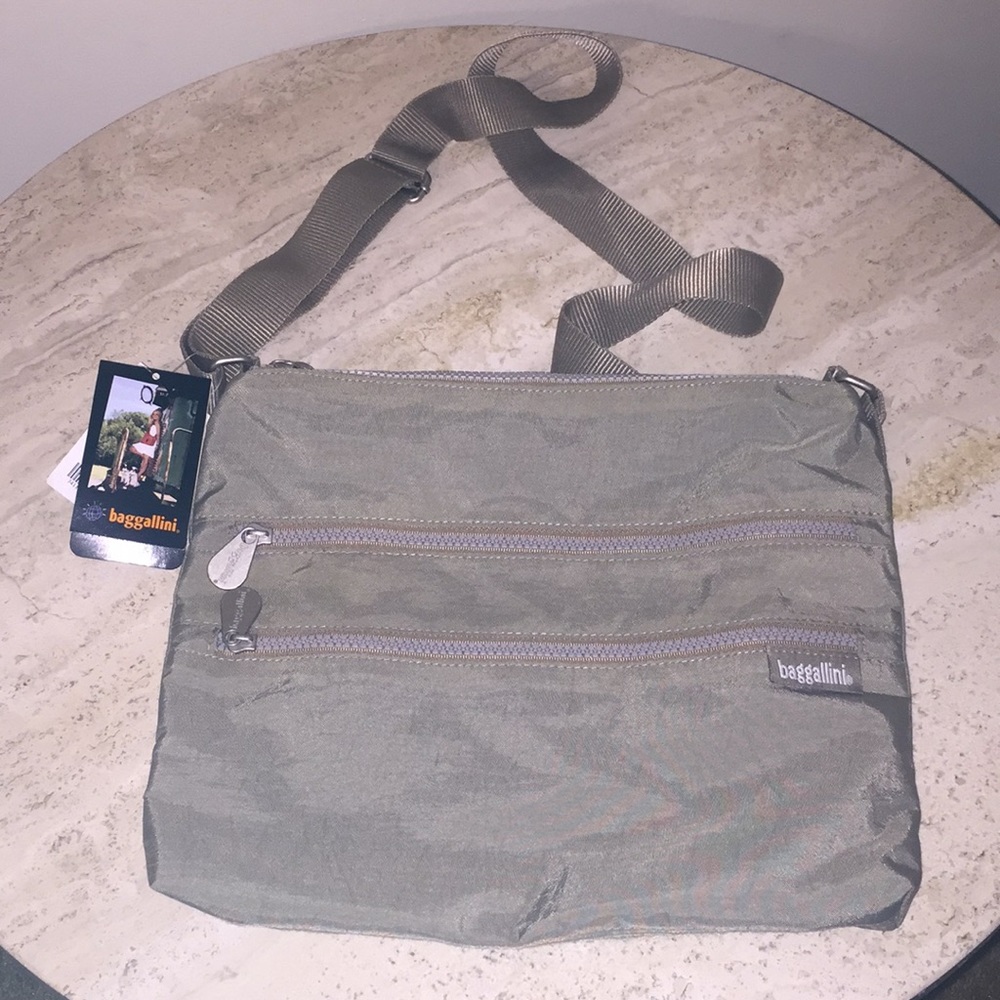 New Baggalini Bag